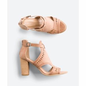 Tan Report Heels